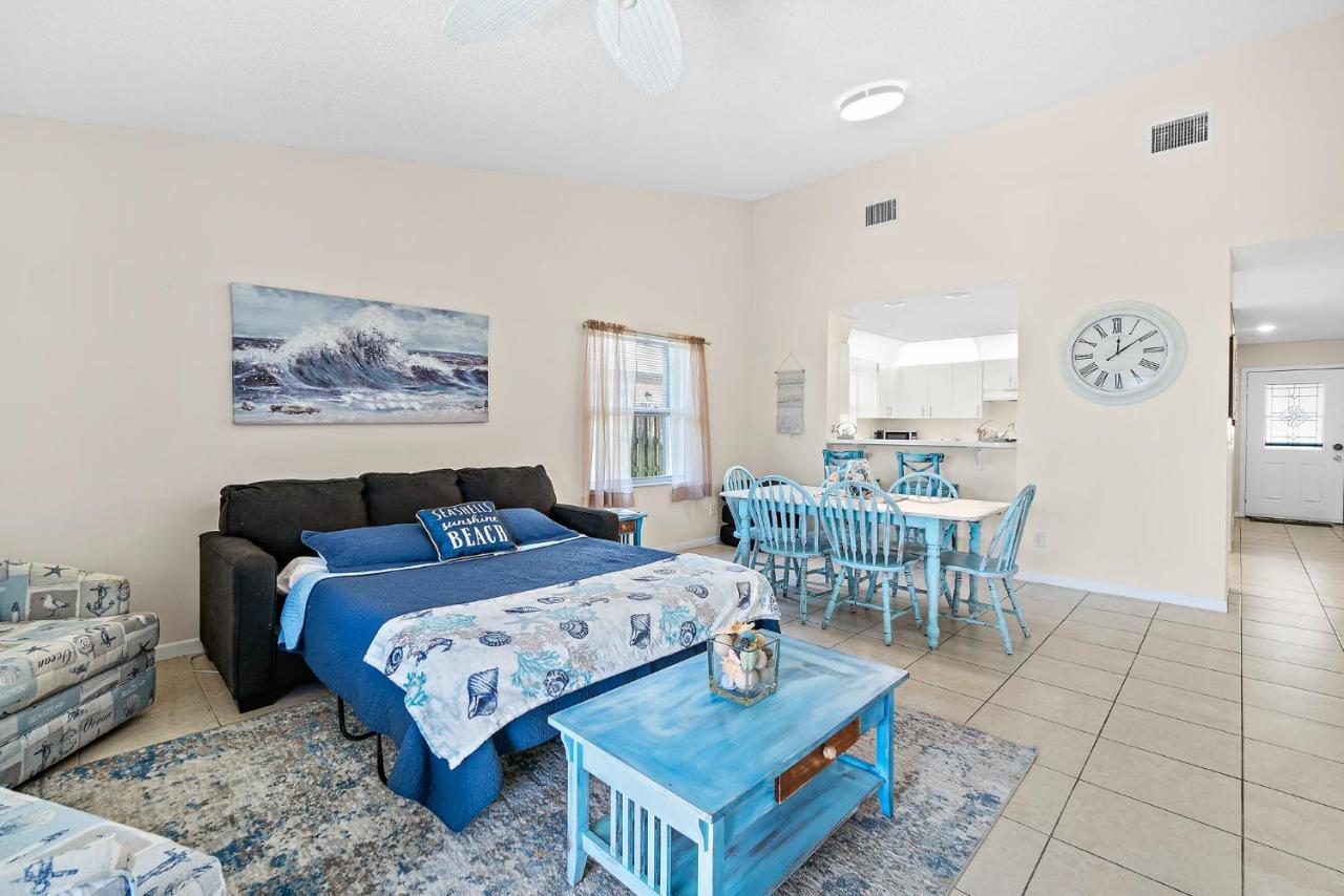 Serene Seaside Retreat - Dog Friendly - 2Br Townhouse With Shared Heated Pool Steps To Paradise Beach! เมลเบิร์น ภายนอก รูปภาพ