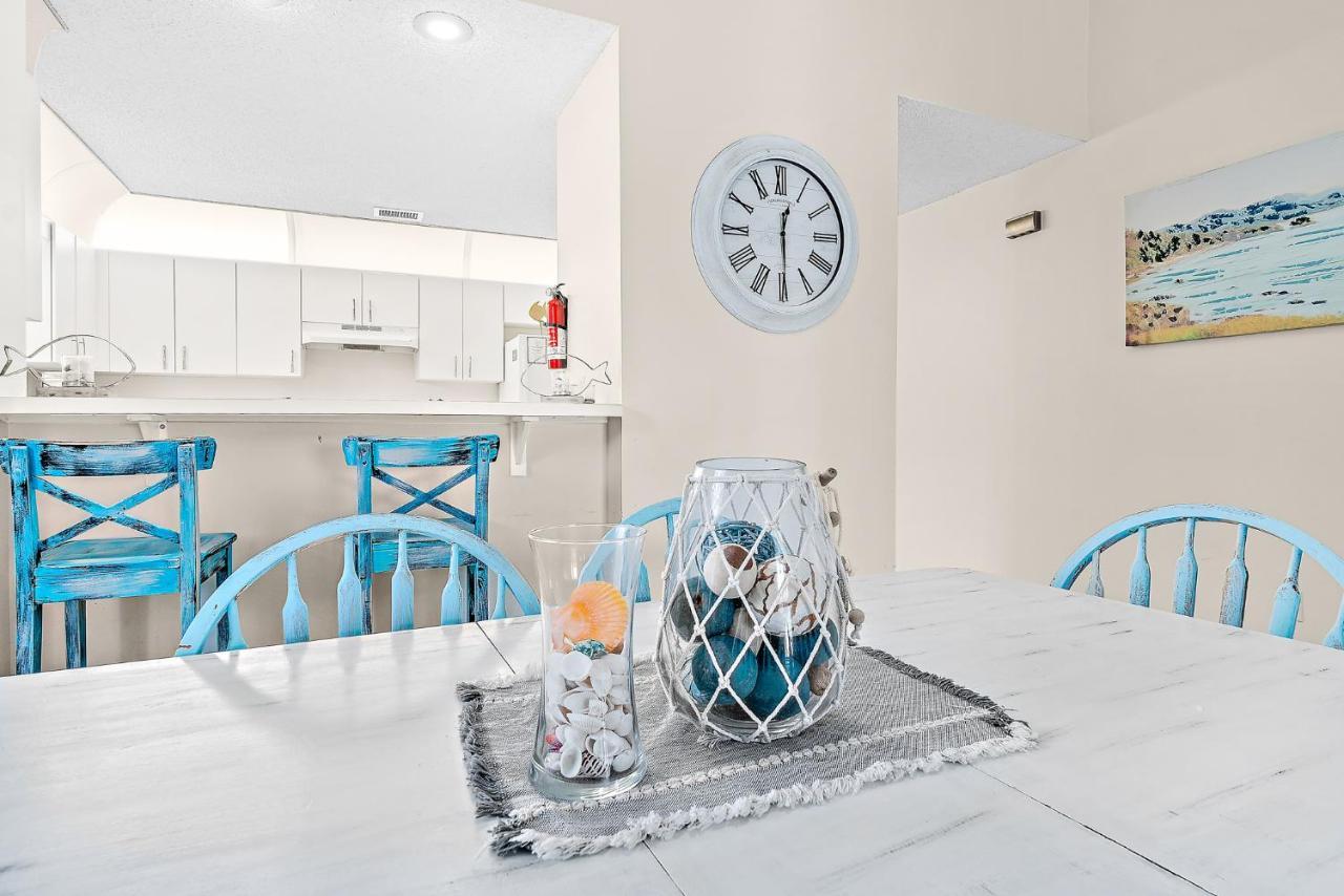 Serene Seaside Retreat - Dog Friendly - 2Br Townhouse With Shared Heated Pool Steps To Paradise Beach! เมลเบิร์น ภายนอก รูปภาพ